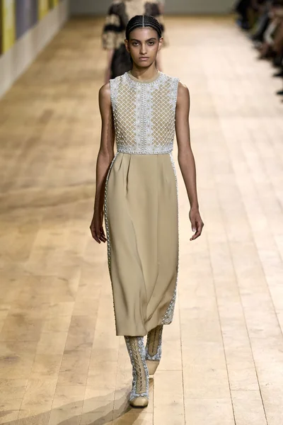 Look 22